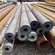 High-temperature seamless alloy steel pipe for petroleum cracking and thermal systems