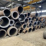 High-temperature seamless alloy steel pipe for petroleum cracking and thermal systems