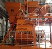 Heavy-duty twin shaft concrete mixer with 1.5m³ (1500L) discharging capacity for large-scale construction projects